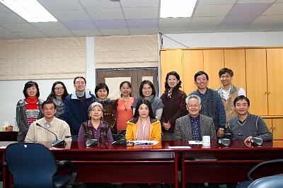 2012.01.06靜宜系務會議.jpg - Jan 06, 2012 賴鳳羲老師惜別合照