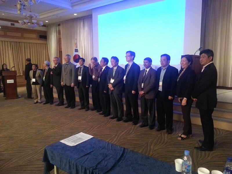 2013-05-01 18.24.38.jpg - Apr 28-May 3, 2013 亞水會第43次理事會議 (韓國，Yeosu) [Asian Fisheries Society 43rd Council Meeting (Korea, Yeosu)]-2