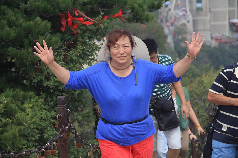 IMG_8032.JPG - Aug 23-30, 2013 廣州海因特公司(海大集團)邀請參訪旅遊-陜西，西安 (西岳華山) [Trip to Xi'an city, Shaanix, China (Mountain Hua)]-23