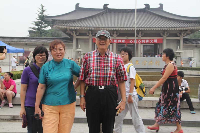 IMG_8505.JPG - Aug 23-30, 2013 廣州海因特公司(海大集團)邀請參訪旅遊-陜西，西安 (陜西歷史博物館) [Trip to Xi'an city, Shaanix, China (Shaanix History Museum)]-1