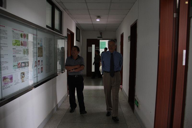 IMG_1346.JPG - Nov 9-11, 2013 汕頭大學演講與參訪(中國大陸，廣東省汕頭市) [Visite Shantou University (Shantou, China)]-1