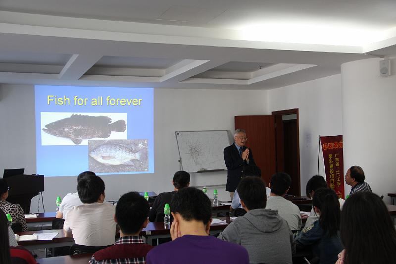 IMG_1407.JPG - Nov 9-11, 2013 汕頭大學演講與參訪(中國大陸，廣東省汕頭市) [Visite Shantou University (Shantou, China)]-16