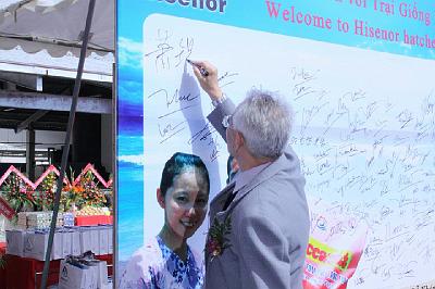 1170830_228985917255676_404772282_n.jpg - Aug 2-6, 2013 昇龍蝦苗場開幕典禮 (寧順，越南)-13