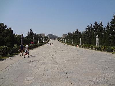 DSC00344.JPG - Aug 23-30, 2013 廣州海因特公司(海大集團)邀請參訪旅遊-陜西，西安 (乾陵)-2