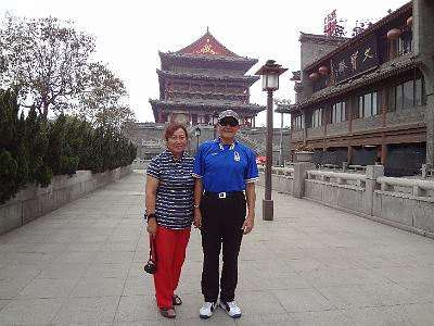 DSC00505.JPG - Aug 23-30, 2013 廣州海因特公司(海大集團)邀請參訪旅遊-陜西，西安 (西安古城牆)-15