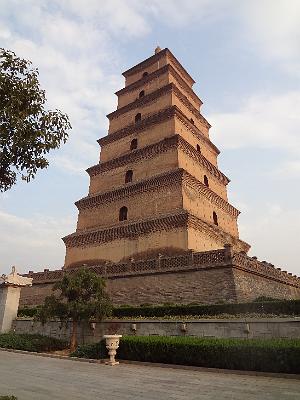 DSC00527.JPG - Aug 23-30, 2013 廣州海因特公司(海大集團)邀請參訪旅遊-陜西，西安 (大雁塔)-5