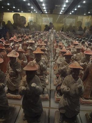 DSC00582.JPG - Aug 23-30, 2013 廣州海因特公司(海大集團)邀請參訪旅遊-陜西，西安 (陜西歷史博物館)-8