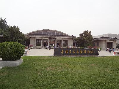 DSC00622.JPG - Aug 23-30, 2013 廣州海因特公司(海大集團)邀請參訪旅遊-陜西，西安 (兵馬俑)-15