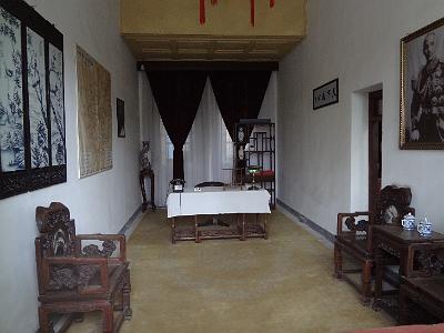 DSC00638.JPG - Aug 23-30, 2013 廣州海因特公司(海大集團)邀請參訪旅遊-陜西，西安 (華清宮-西安事變  蔣介石辦公室)-4