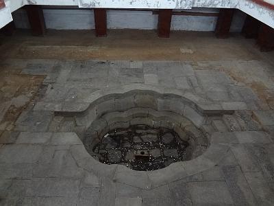 DSC00645.JPG - Aug 23-30, 2013 廣州海因特公司(海大集團)邀請參訪旅遊-陜西，西安 (華清宮-楊貴妃浴池)-6