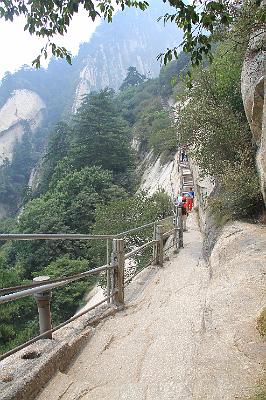 IMG_7975.JPG - Aug 23-30, 2013 廣州海因特公司(海大集團)邀請參訪旅遊-陜西，西安 (西岳華山)-16