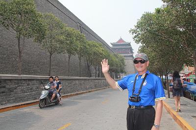 IMG_8350.JPG - Aug 23-30, 2013 廣州海因特公司(海大集團)邀請參訪旅遊-陜西，西安 (西安古城牆)-3