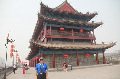 IMG_8368.JPG - Aug 23-30, 2013 廣州海因特公司(海大集團)邀請參訪旅遊-陜西，西安 (西安古城牆)-11