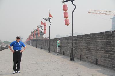 IMG_8390.JPG - Aug 23-30, 2013 廣州海因特公司(海大集團)邀請參訪旅遊-陜西，西安 (西安古城牆)-17