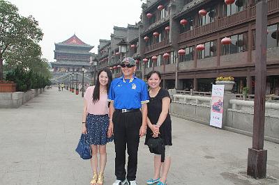 IMG_8439.JPG - Aug 23-30, 2013 廣州海因特公司(海大集團)邀請參訪旅遊-陜西，西安 (西安古城牆)-14