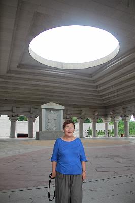 IMG_8623.JPG - Aug 23-30, 2013 廣州海因特公司(海大集團)邀請參訪旅遊-陜西，西安 (黃帝陵)-6