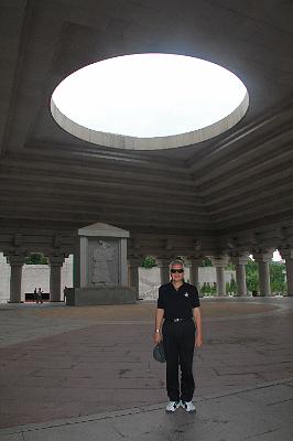 IMG_8625.JPG - Aug 23-30, 2013 廣州海因特公司(海大集團)邀請參訪旅遊-陜西，西安 (黃帝陵)-7