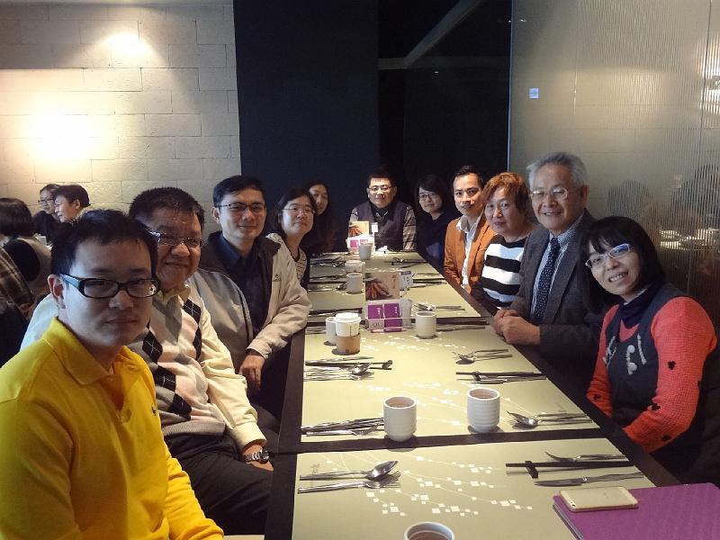 DSC02430.JPG - Jan 04, 2014 老師慶生會(基隆陶板屋)[Birthday Party for Prof. Shi-Yen Shiau (Taoban House)]-2