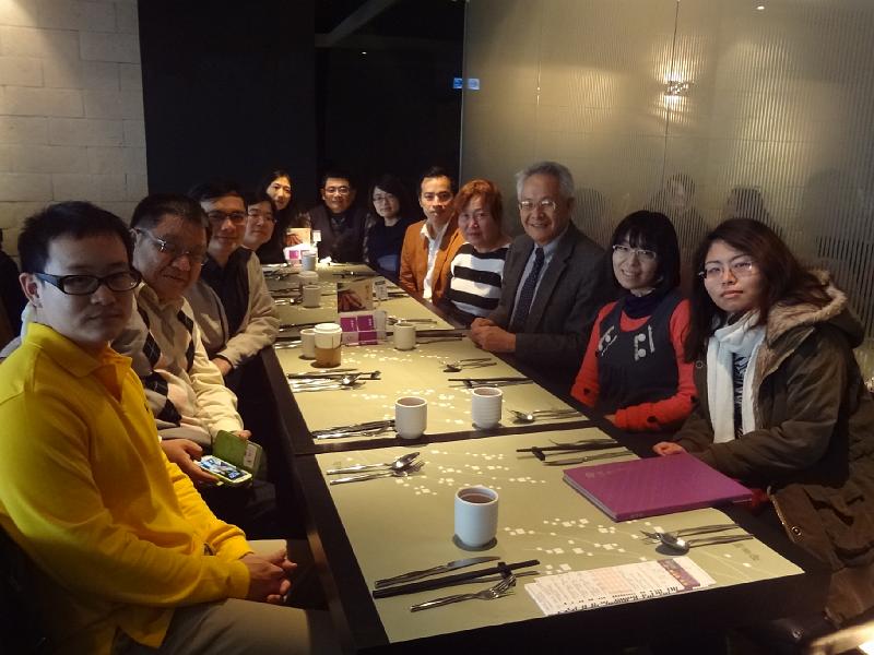 DSC02431.JPG - Jan 04, 2014 老師慶生會(基隆陶板屋)[Birthday Party for Prof. Shi-Yen Shiau (Taoban House)]-4