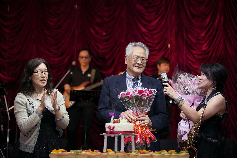 IMG_7485.jpg - Jan 07, 2016 達邦蛋白公司為老師慶生(台南)-26