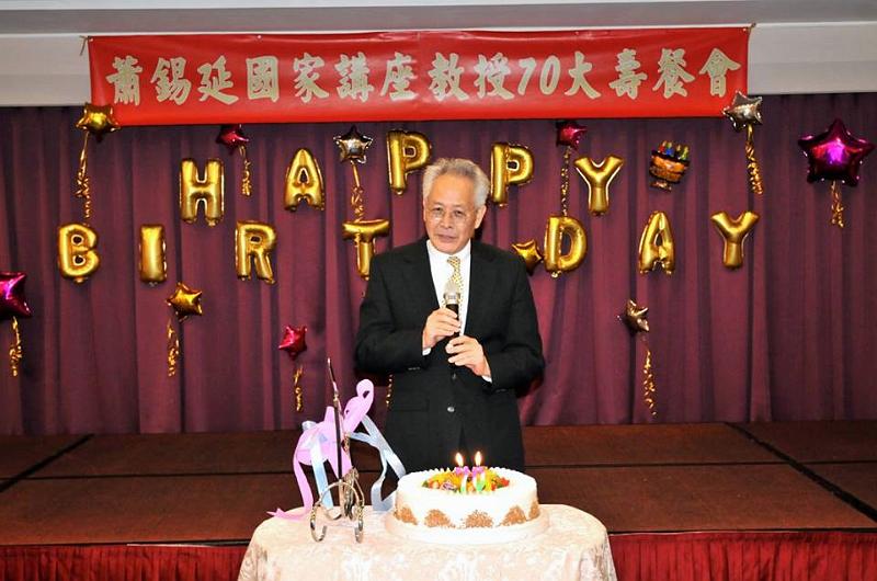 159.jpg - Jan 09, 2016 老師榮退暨70大壽生日 (台中)-130