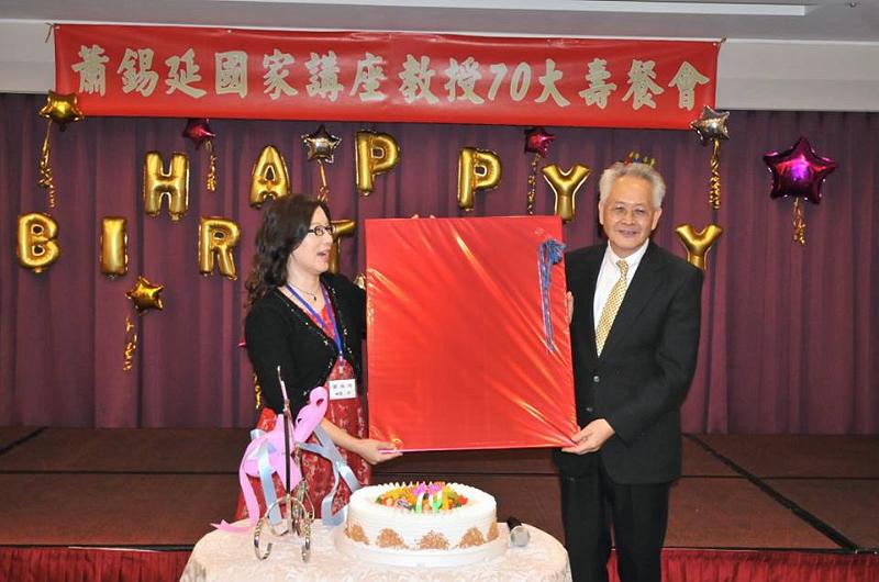 161.jpg - Jan 09, 2016 老師榮退暨70大壽生日 (台中)-132