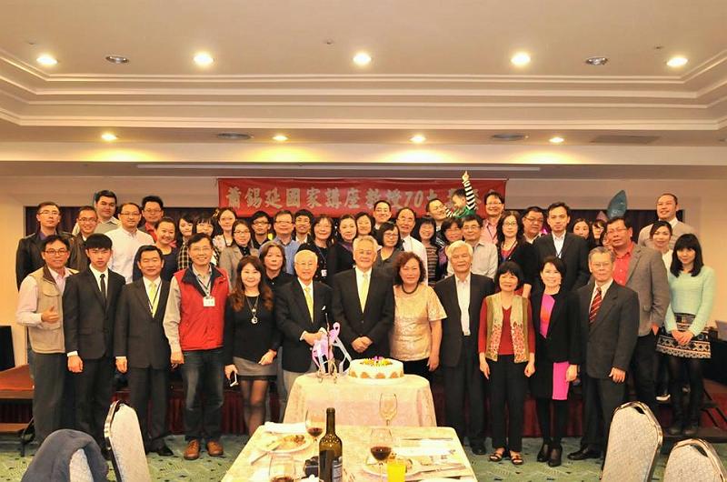 179.jpg - Jan 09, 2016 老師榮退暨70大壽生日 (台中)-148