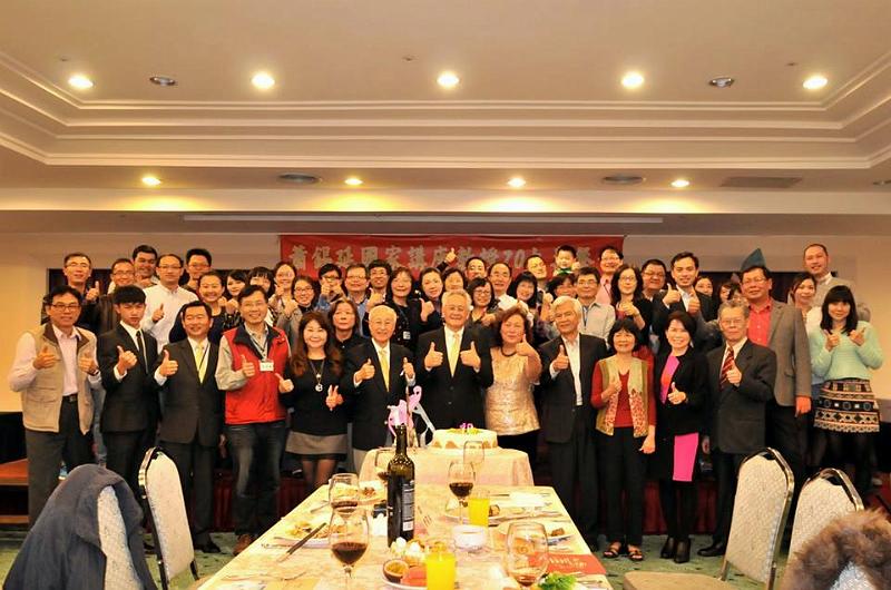 181.jpg - Jan 09, 2016 老師榮退暨70大壽生日 (台中)-150