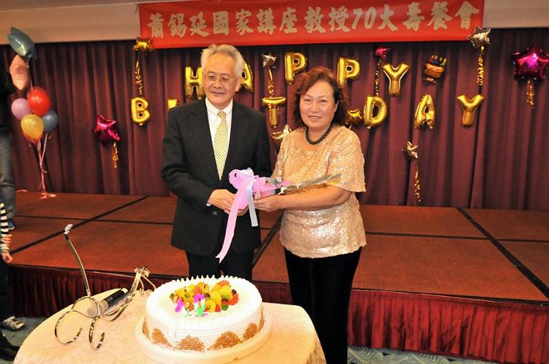 187.jpg - Jan 09, 2016 老師榮退暨70大壽生日 (台中)-155