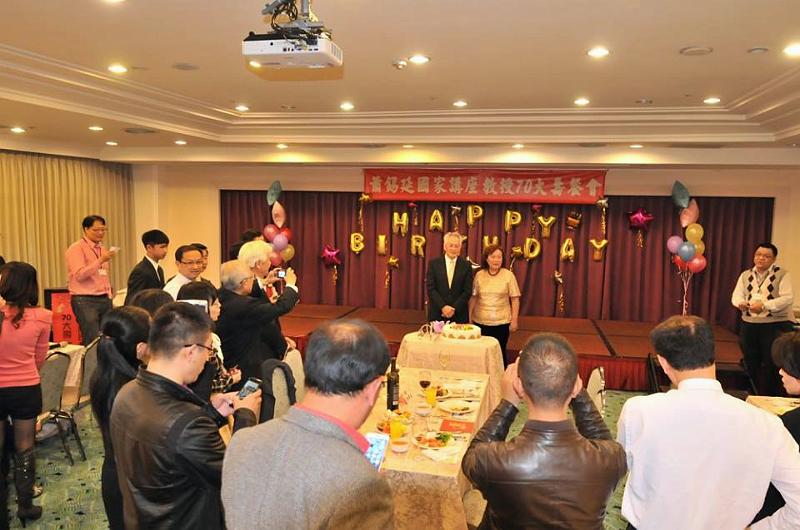 188.jpg - Jan 09, 2016 老師榮退暨70大壽生日 (台中)-156