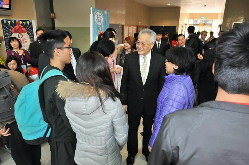 21.jpg - Jan 09, 2016 老師榮退暨70大壽生日 (台中)-21