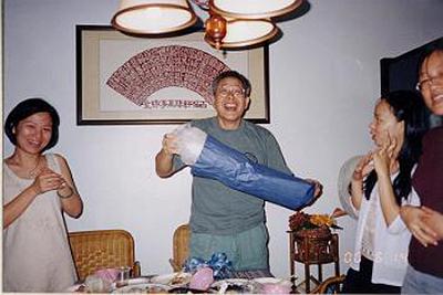 2000 (11).jpg - Jun 14, 2000--Lab newcomer welcome party (Prof. Shiau's house)
