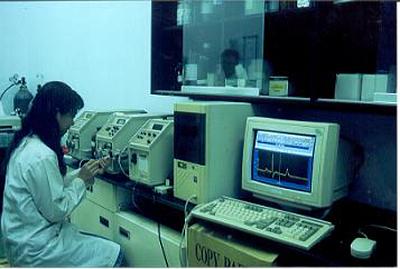 2000 (3).jpg - 實驗室之三-High-Performance-liquid-Chromatography-