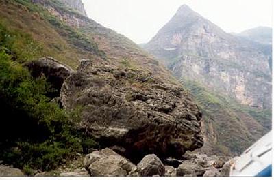 2001 (10).jpg - Sep 16~24, 2001--4th SWCSNFFS-post conference tour (Three Gorges)