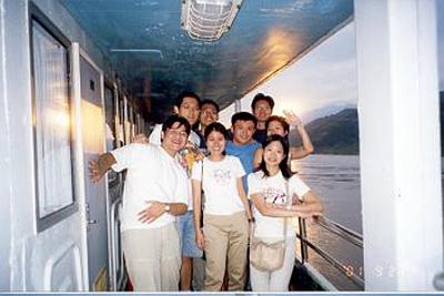 2001 (4).jpg - Sep-16~24-2001-世華會後長江三峽遊之二-