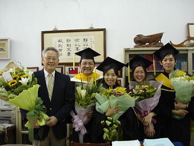 2005 (12).jpg - Jun 11, 2005--畢業典禮之三