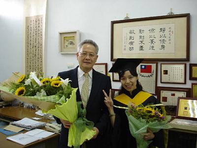 2005 (14).jpg - Jun 11, 2005--畢業典禮之五