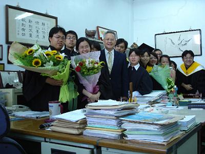 2005 (18).jpg - Jun 11, 2005--畢業典禮之九