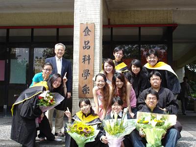 2005 (21).jpg - Jun 11, 2005--畢業典禮之十二