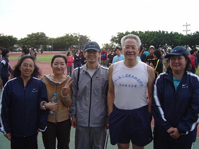 2006 (102).jpg - Dec 21, 2006-- 靜宜聖誕校園路跑之一