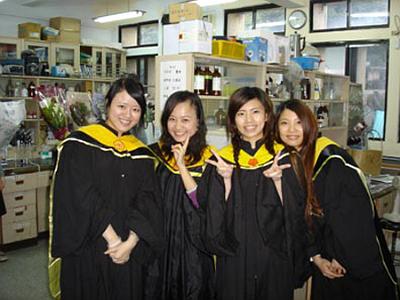 2006 (14).jpg - Jun 10, 2006--畢業典禮之一