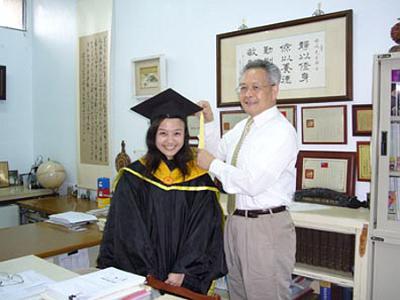 2006 (23).jpg - Jun 10, 2006--畢業典禮之十