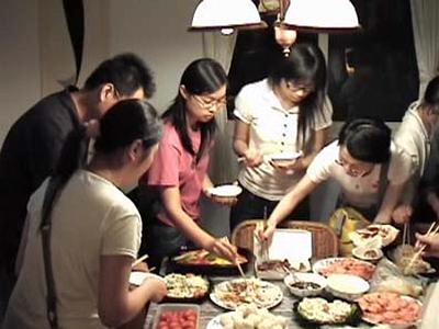2006 (48).jpg - Aug 20, 2006-- 靜宜食營系基隆遊之七 (老師家)