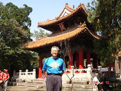 2006 (68).jpg - Sep 5~12, 2006--第六屆世華會會後旅遊之九(曲阜孔廟-杏壇)