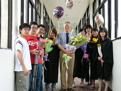 2007 (22).jpg - Jun 16, 2007--畢業典禮之六
