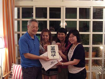 2007 (26).jpg - Jun 22, 2007--迎新送舊之二(老師家)