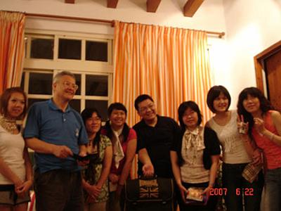 2007 (28).jpg - Jun 22, 2007--迎新送舊之四(老師家)