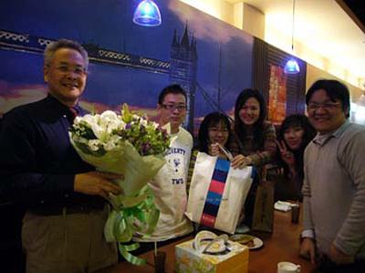 2007 (8).jpg - Jan 9, 2007-- 老師慶生會之八(我家牛排基隆店)