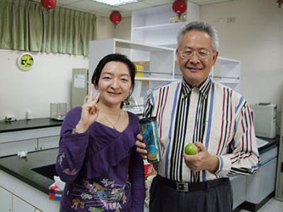 2008 (4).jpg - Jan 10, 2008-- 老師慶生會之四(靜宜研究室)