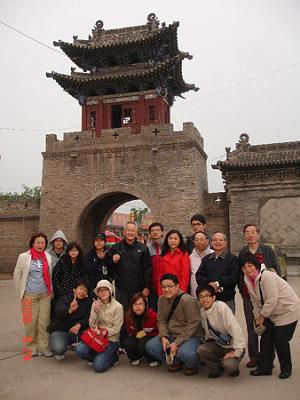 2008 (58).jpg - Sep 24-27, 2008-- 會後旅遊-喬家大院之一(山西祁縣-往喬家大院)